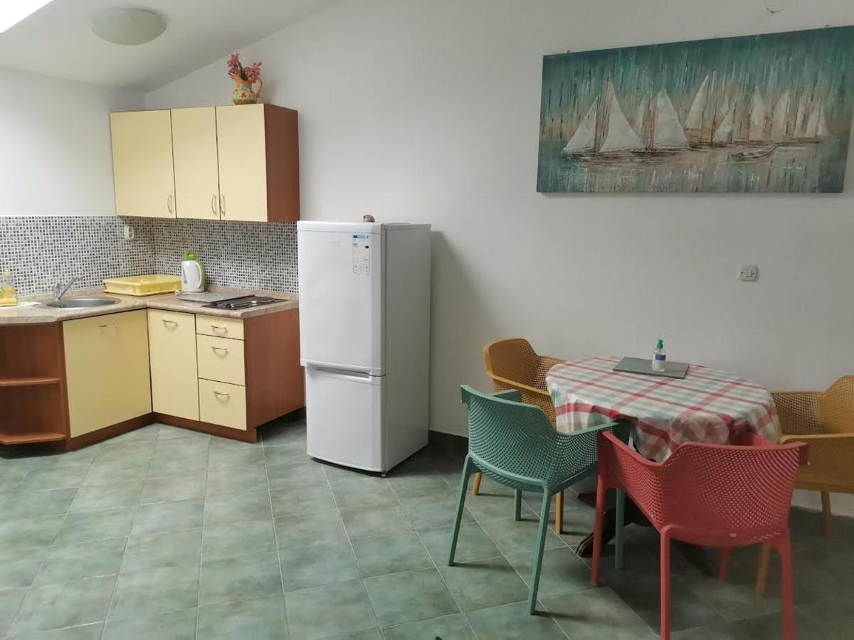 Apartments Aleksandra Rab Town Dış mekan fotoğraf