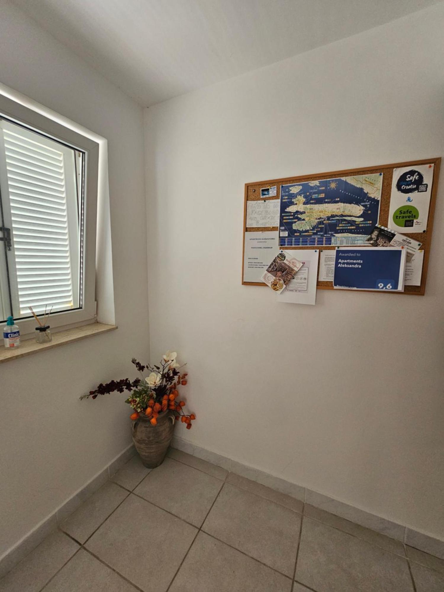 Apartments Aleksandra Rab Town Dış mekan fotoğraf