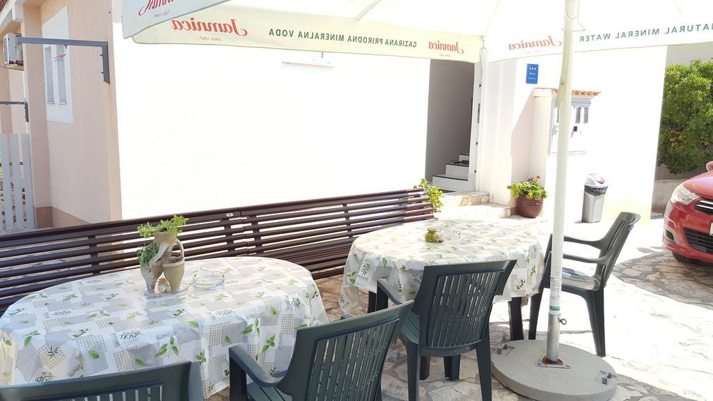 Apartments Aleksandra Rab Town Dış mekan fotoğraf