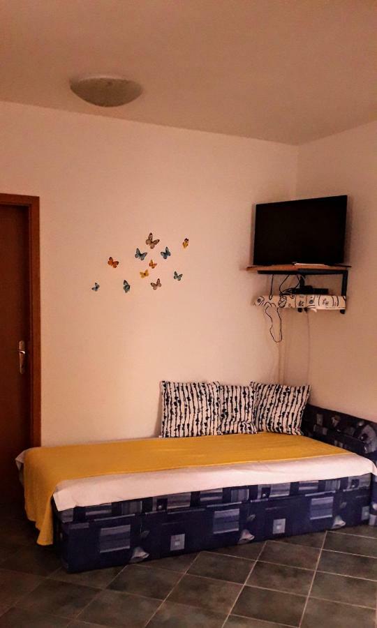 Apartments Aleksandra Rab Town Dış mekan fotoğraf